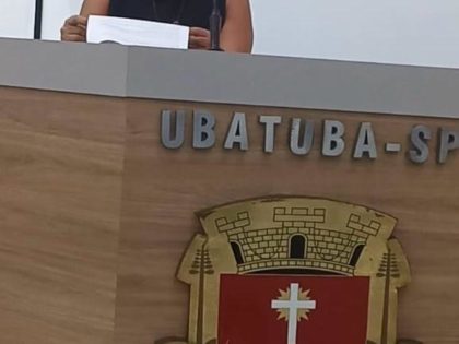 PRESIDENTA DO COMUS DESTACA CONSTRUÇÃO COLETIVA DO SUS  NA TRIBUNA DA CÂMARA